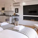 Bairro Studio Apartment - By Lu Holidays