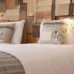 Bairro Studio Apartment - By Lu Holidays